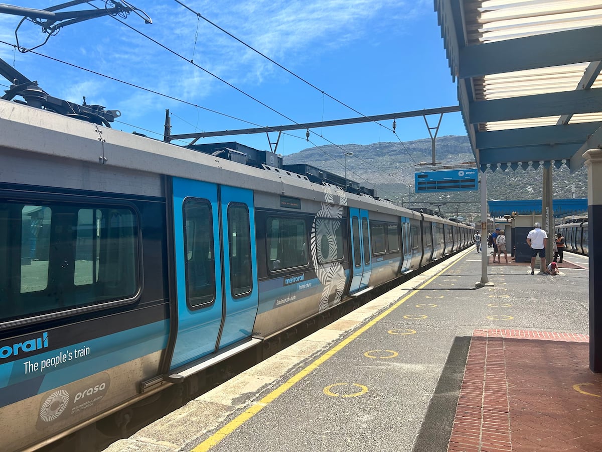 Prasa Gets Billions to Fix Trains, But Plans to Fire 600 Workers